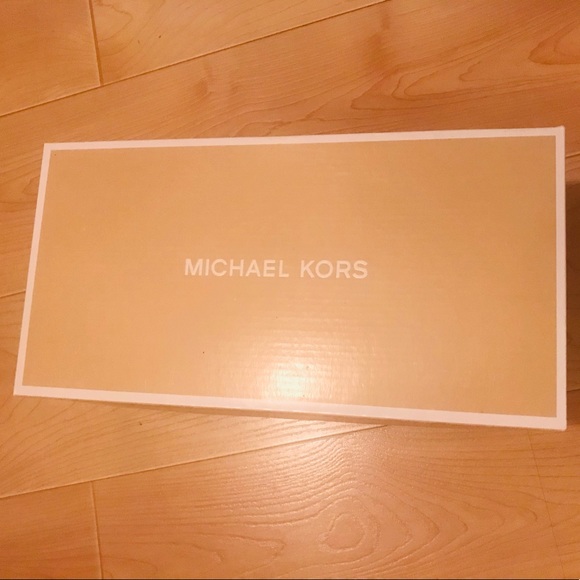 Michael Kors Fulton quilted nude flats - Picture 9 of 11